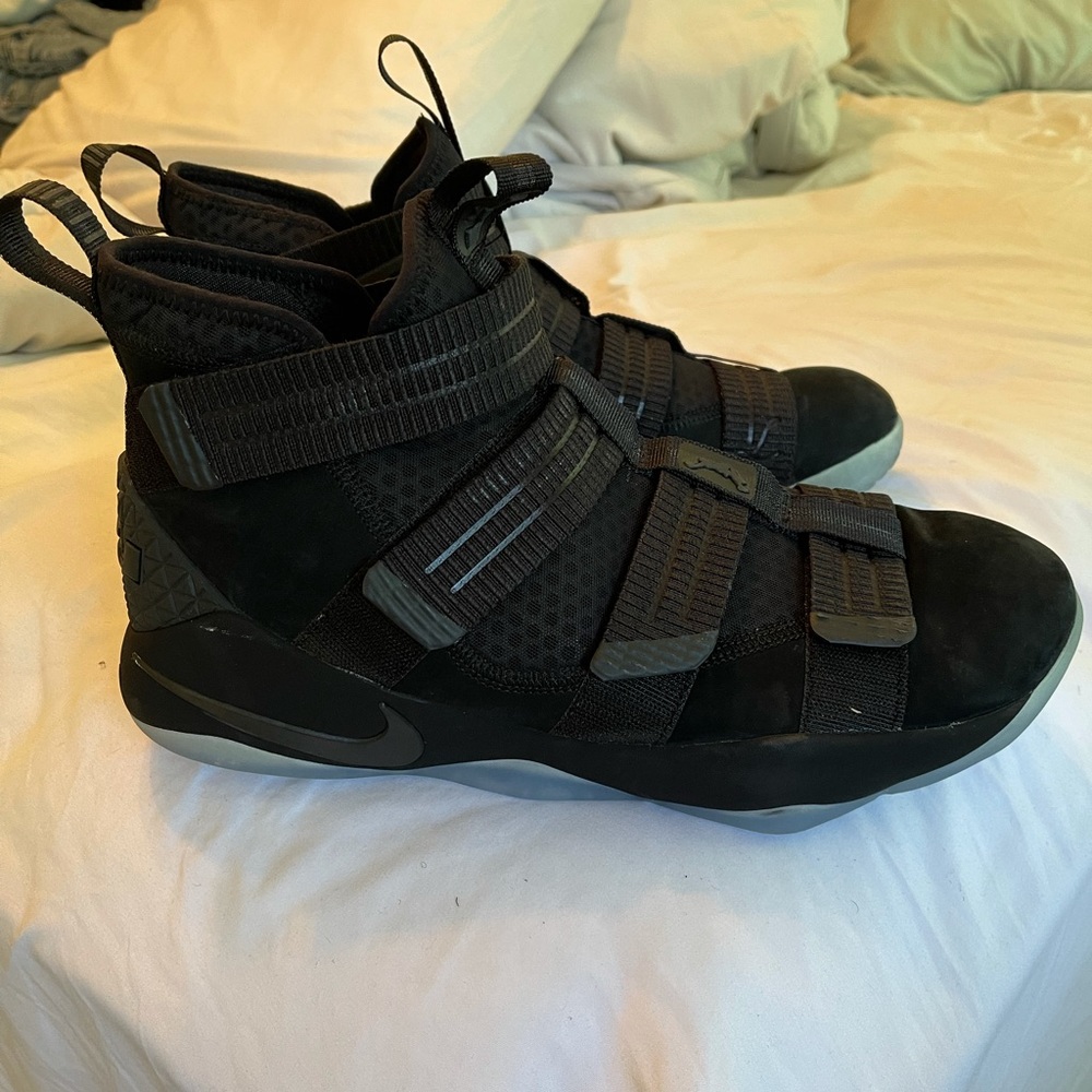 Nike LeBron Soldier 11 Prototype Men’s Size 12